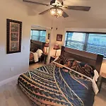 Bali Bungalow - Downtown Cocoa Beach