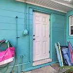 Cute And Cozy Florida Duplex Walk To Beaches!