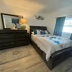 Bright And Beachy 2Bed 1Bath Home - Unit 210