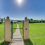 Cocoa Beach Condo With Community Pool And Hot Tub!