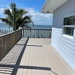 Lost Inn Paradise