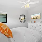 Midtown Cottage - In The Heart Of Cocoa Beach