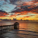 Beach Bungalow By The Sea 1