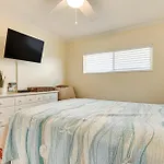 Cute Cocoa Beach Condo With Pool And Beach Access!