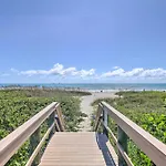 Cute Cocoa Beach Condo With Pool And Beach Access!