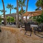 Boutique Vacation Rental Complex At Beach