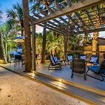 Wonderful Place Wprivate Patio Next To The Beach