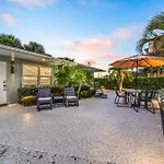 Wonderful Place Wprivate Patio Next To The Beach