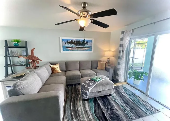 Sparkling 2Bed 1Bath Beach Home - Unit 214