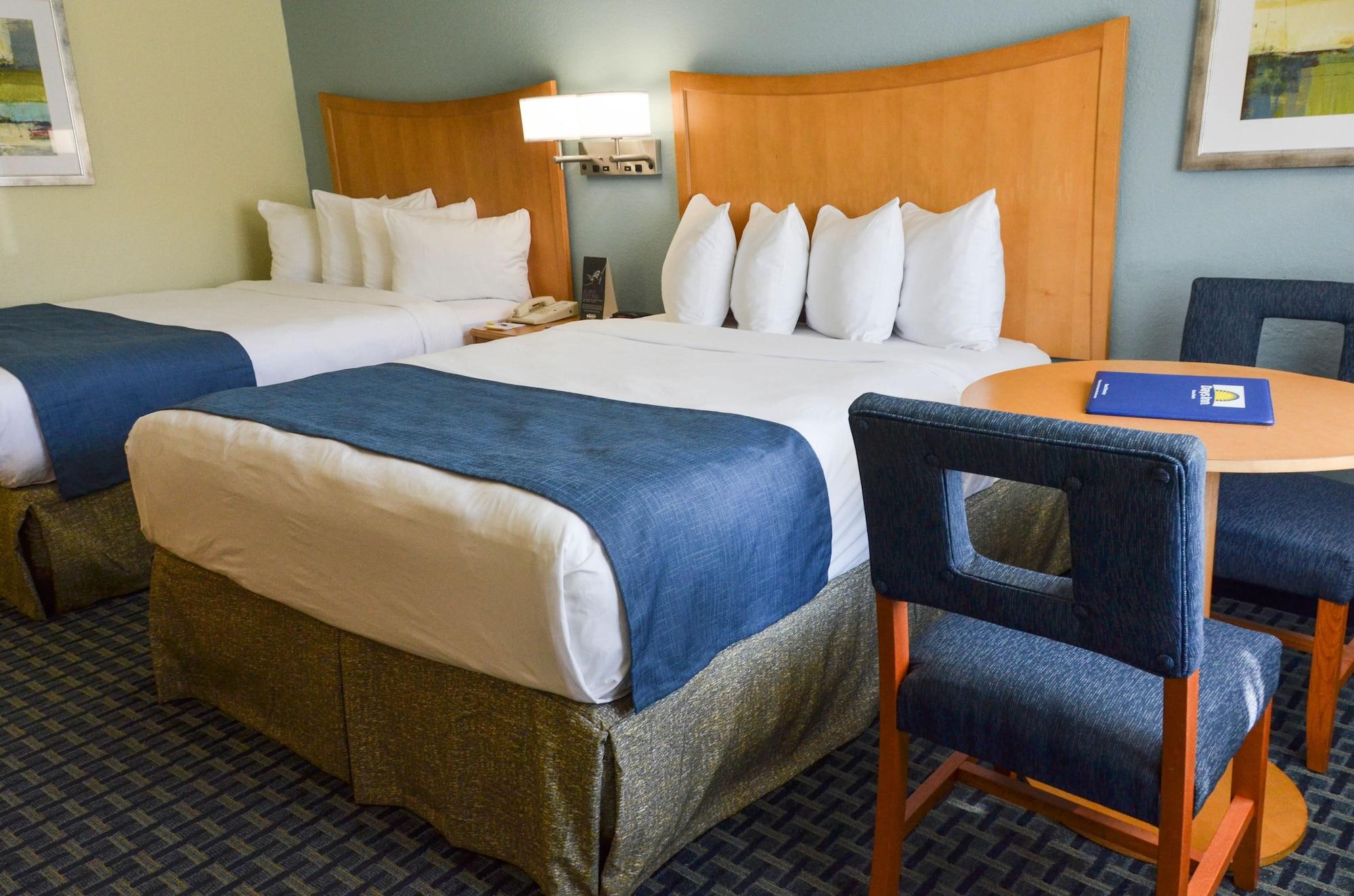 Days By Wyndham Cocoa Port Canaveral 2*