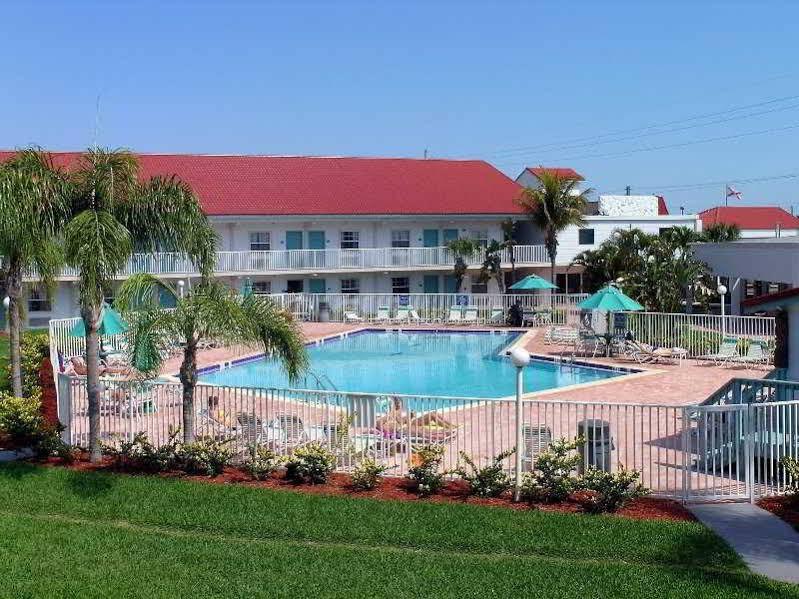 Hotel La Quinta By Wyndham Cocoa Beach-port Canaveral 3*