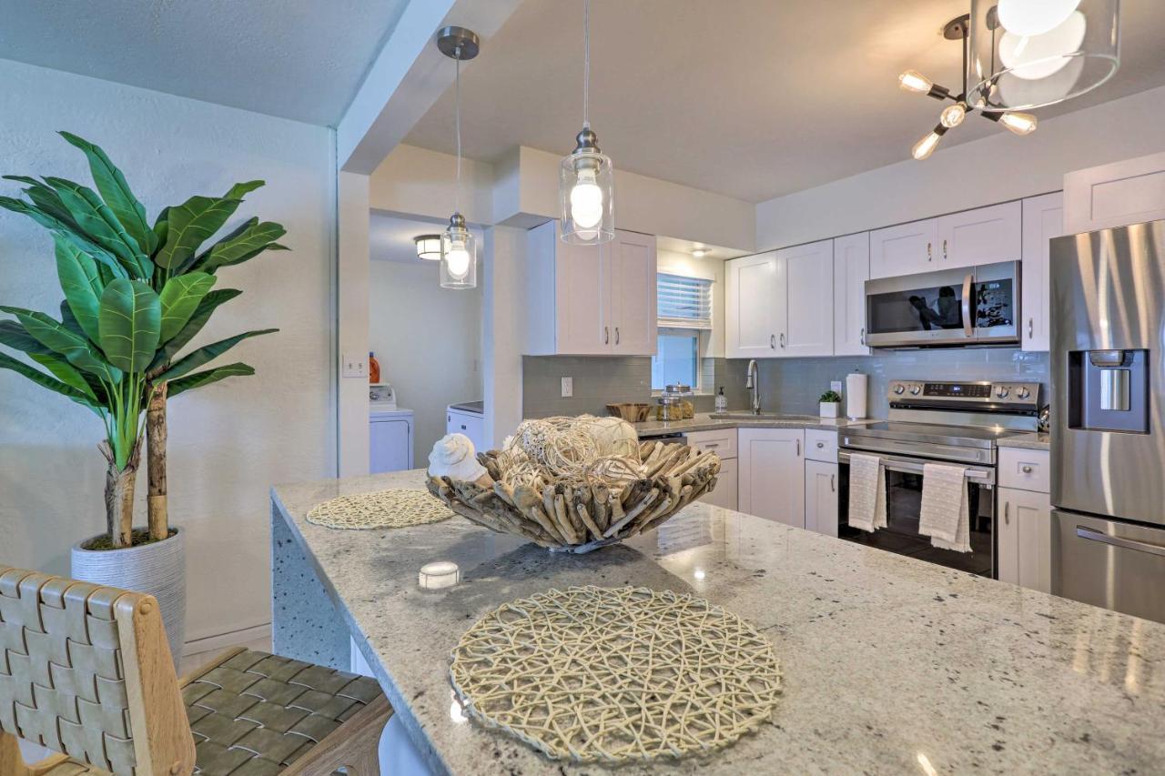Walkable Florida Duplex 2 Blocks To Cocoa Beach! Apartment *