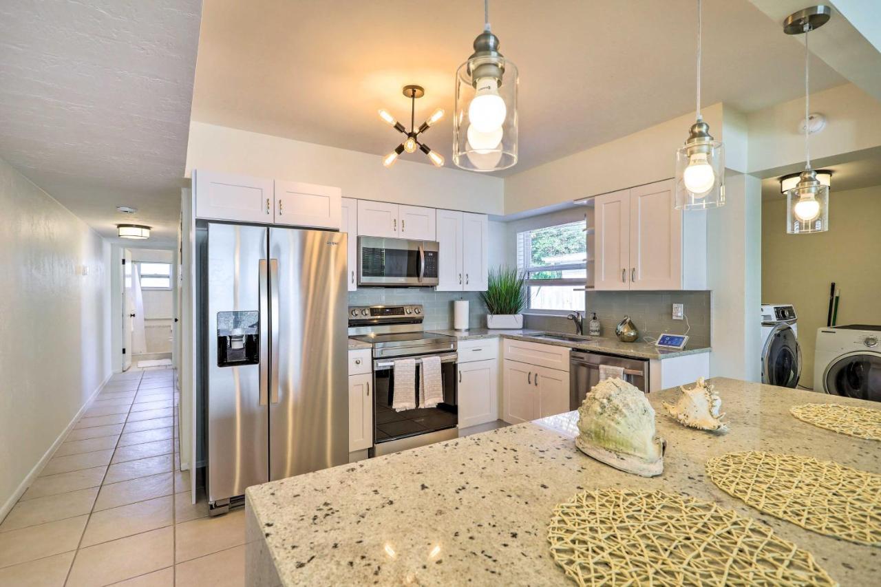 Cute And Cozy Florida Duplex Walk To Beaches! Holiday home