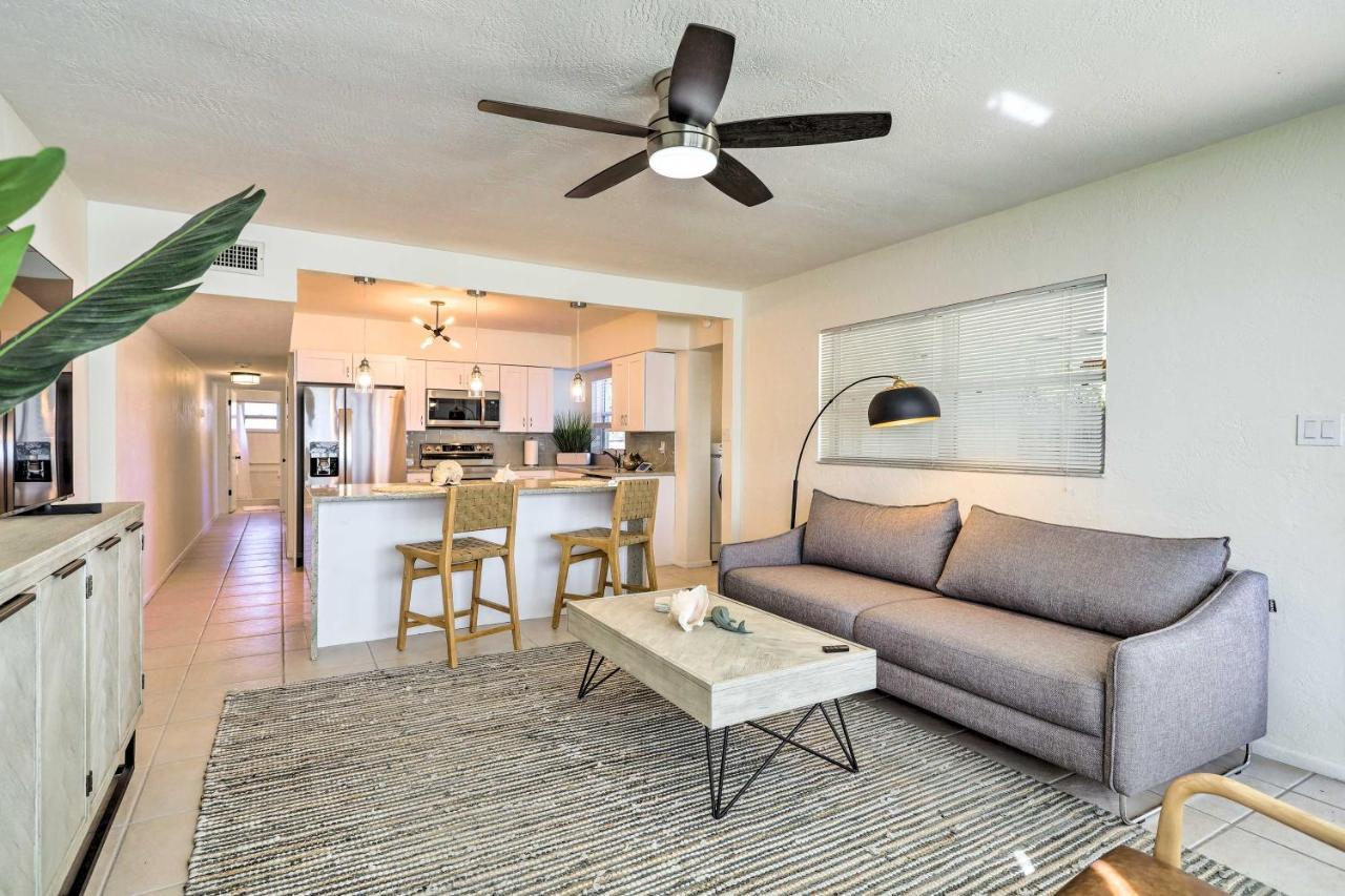 Cute And Cozy Florida Duplex Walk To Beaches! Holiday home *