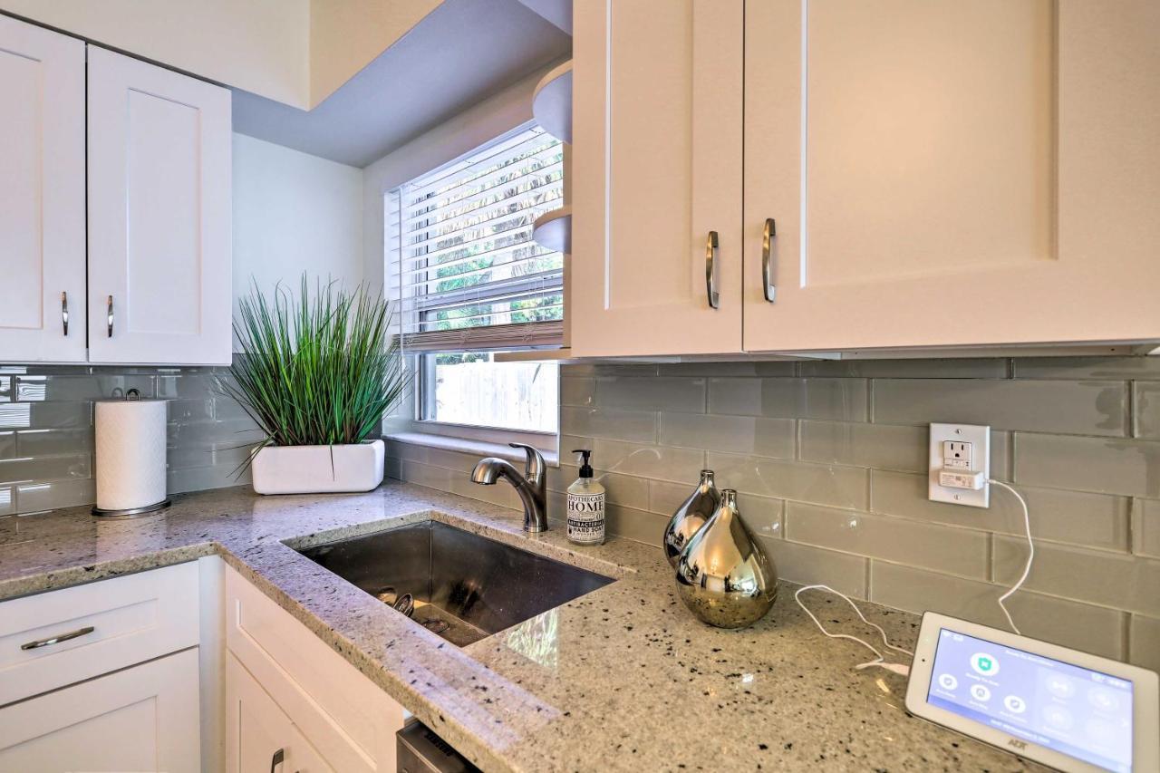Cute And Cozy Florida Duplex Walk To Beaches! Cocoa Beach