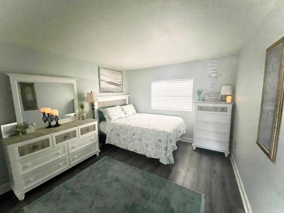 Sparkling 2bed 1bath - Unit 214 *