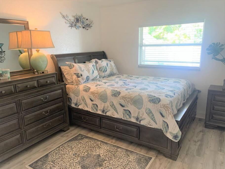 Bright And Beachy 2bed 1bath - Unit 210 Holiday home Cocoa Beach