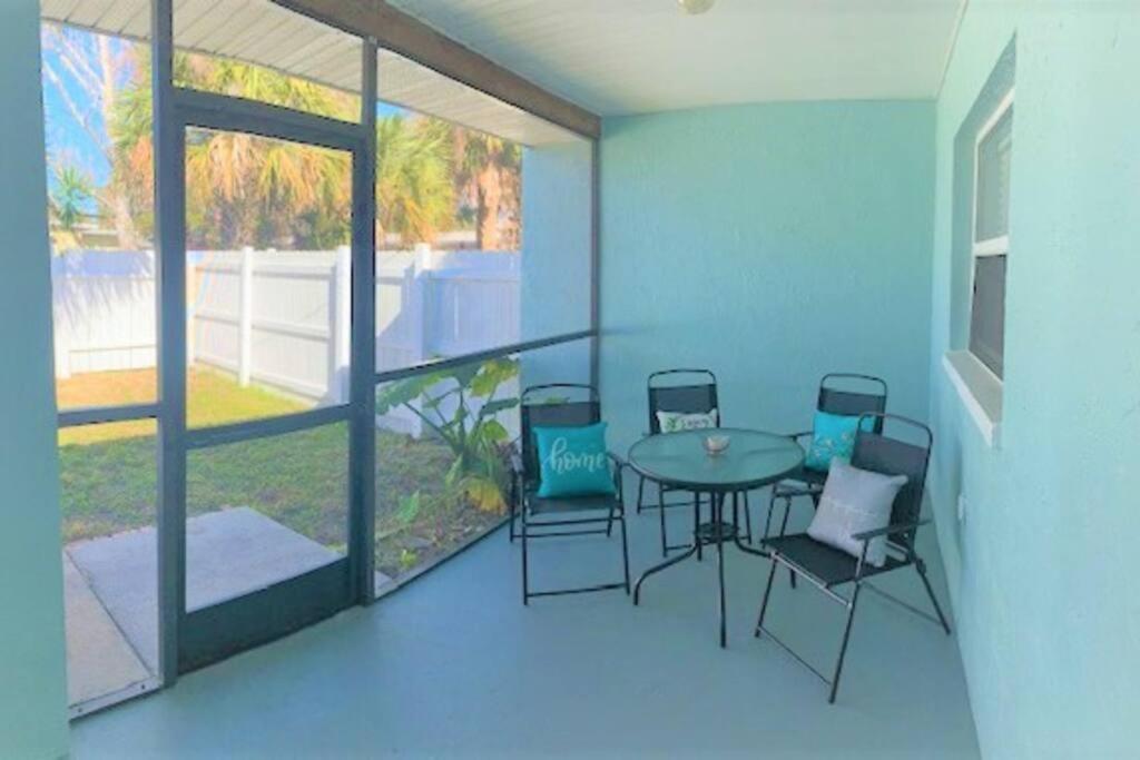 Bright And Beachy 2bed 1bath - Unit 210