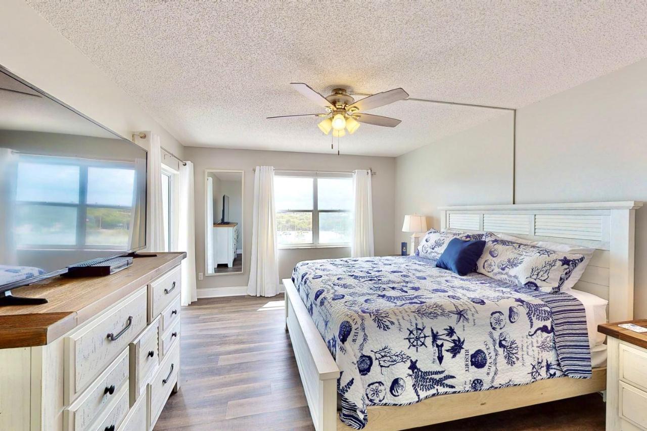 Ocean Breezes Apartment *