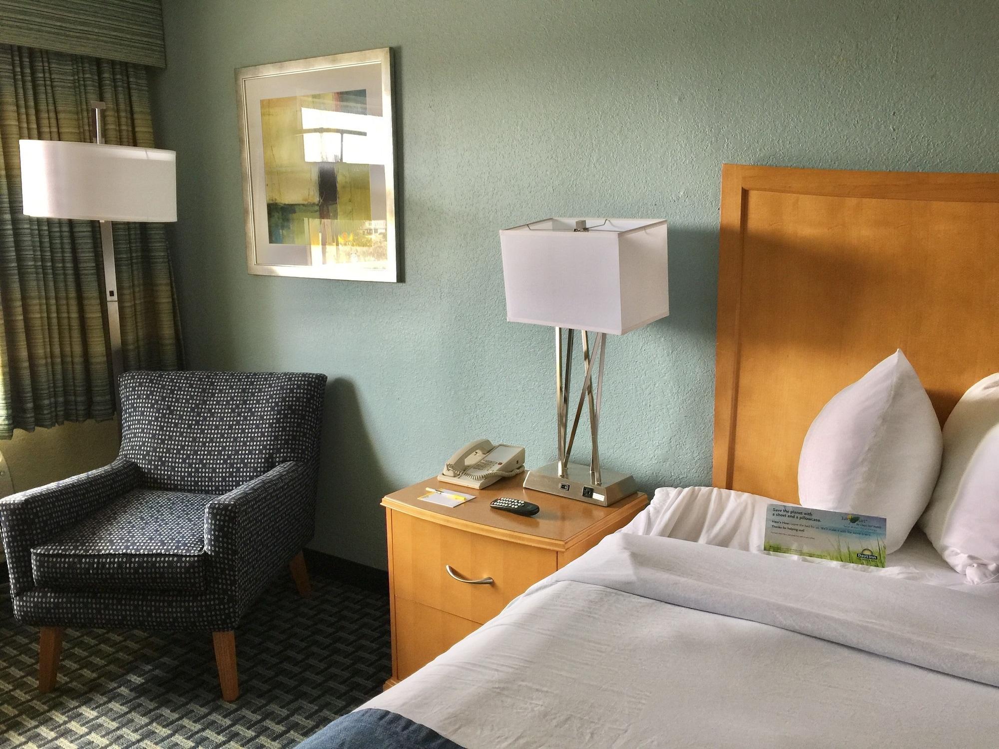 Days By Wyndham Cocoa Port Canaveral