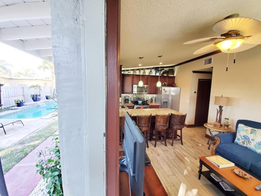 Apartment Hawaiian - Heated Pool Walk To The Cocoa Beach