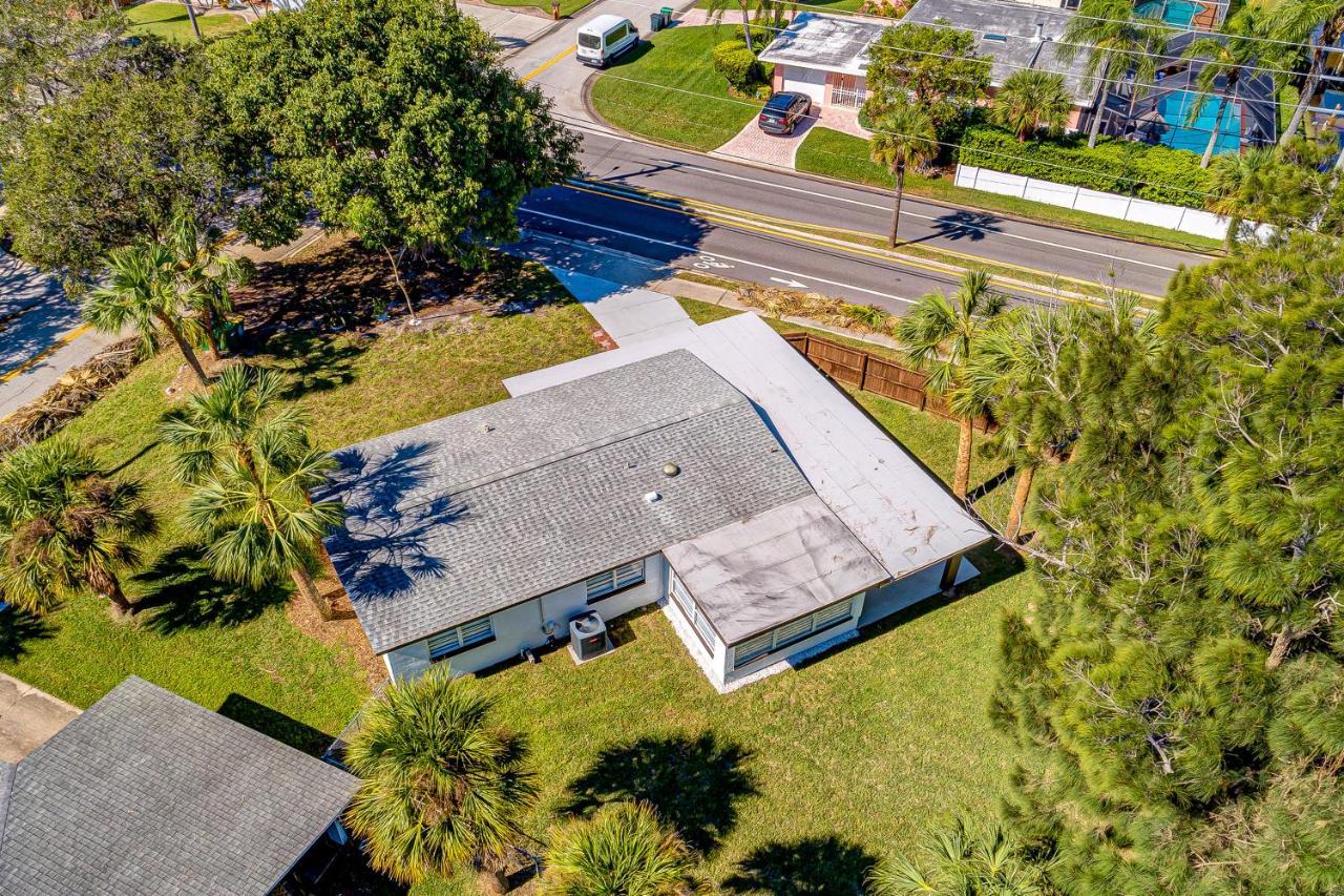 Suwannee Lane