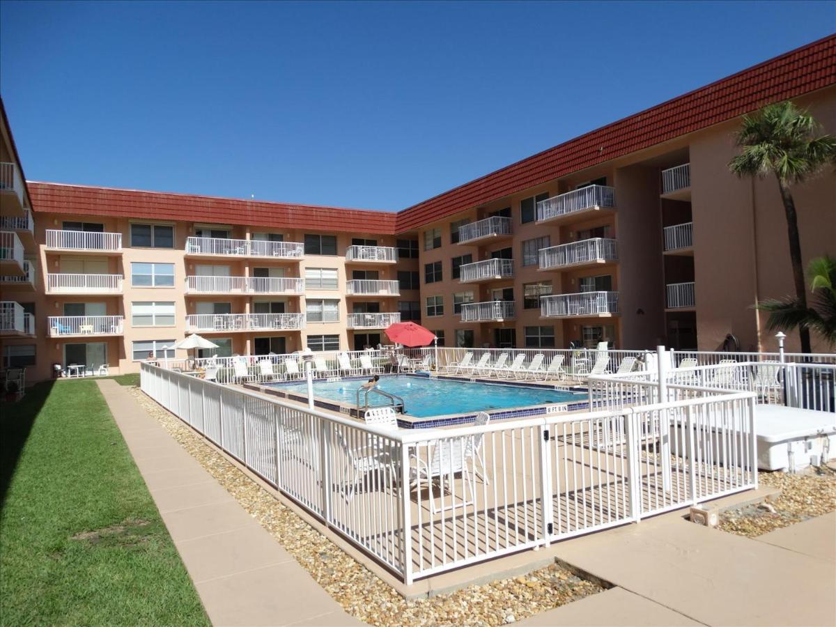 Holiday home Spanish Main Unit 1- Direct Oceanfront Condo! Cocoa Beach