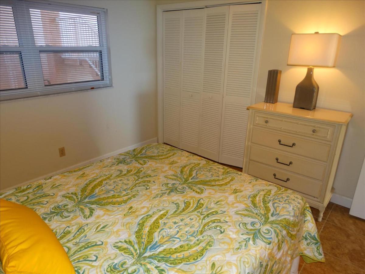 Holiday home Spanish Main Unit 1- Direct Oceanfront Condo!