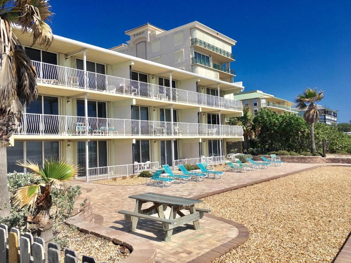 Ocean Unit 302- Direct Oceanfront Condo! Holiday home Cocoa Beach