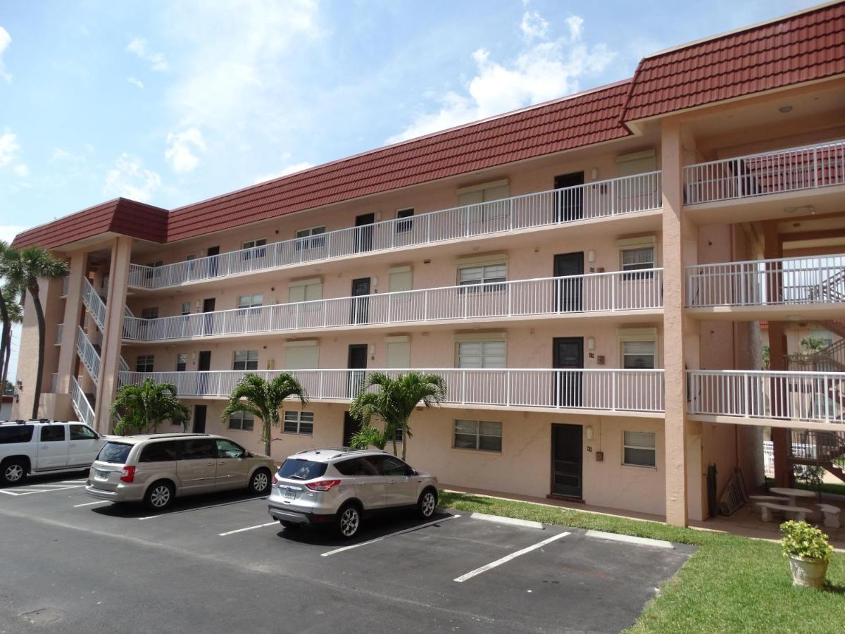 Holiday home Spanish Main Unit 4- Direct Oceanfront Condo! Cocoa Beach