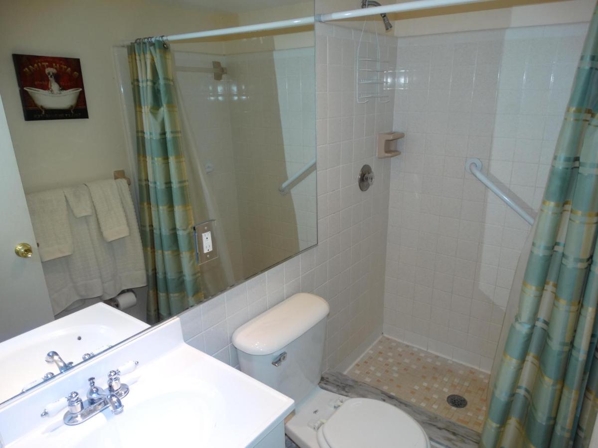 Spanish Main Unit 4- Direct Oceanfront Condo! Holiday home *