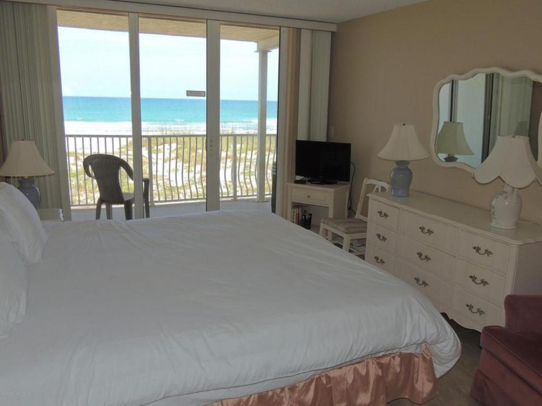 Holiday home Ocean Unit 302- Direct Oceanfront Condo! Cocoa Beach