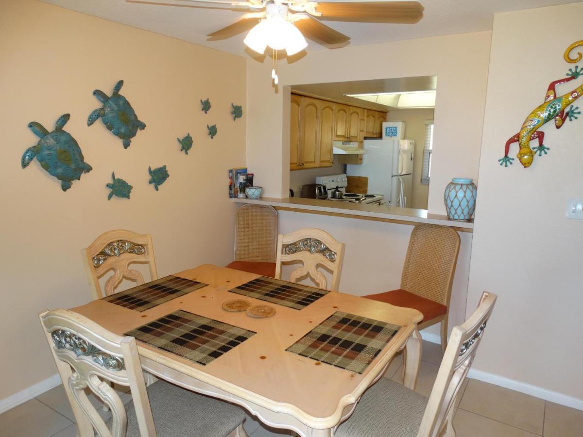 Spanish Main Unit 4- Direct Oceanfront Condo! Holiday home