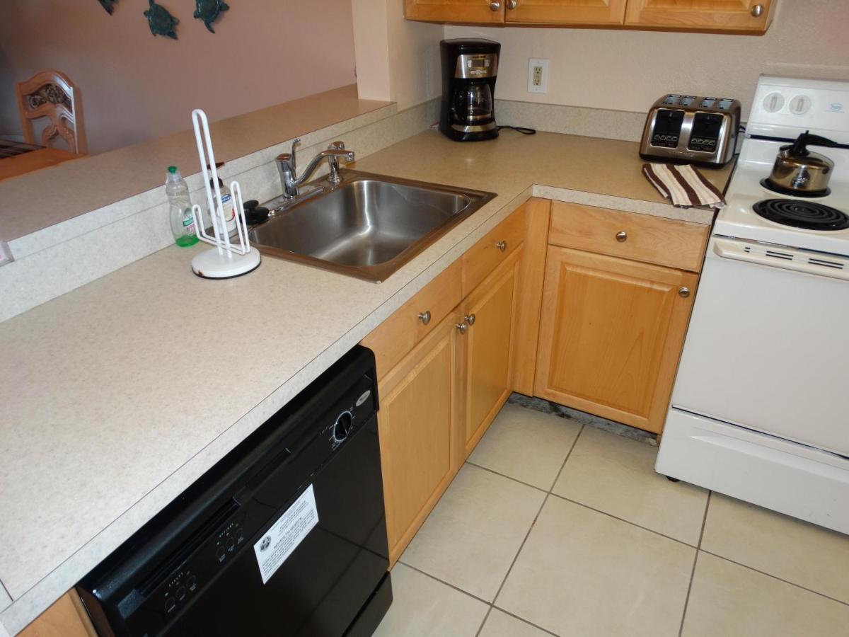 Spanish Main Unit 4- Direct Oceanfront Condo! Holiday home