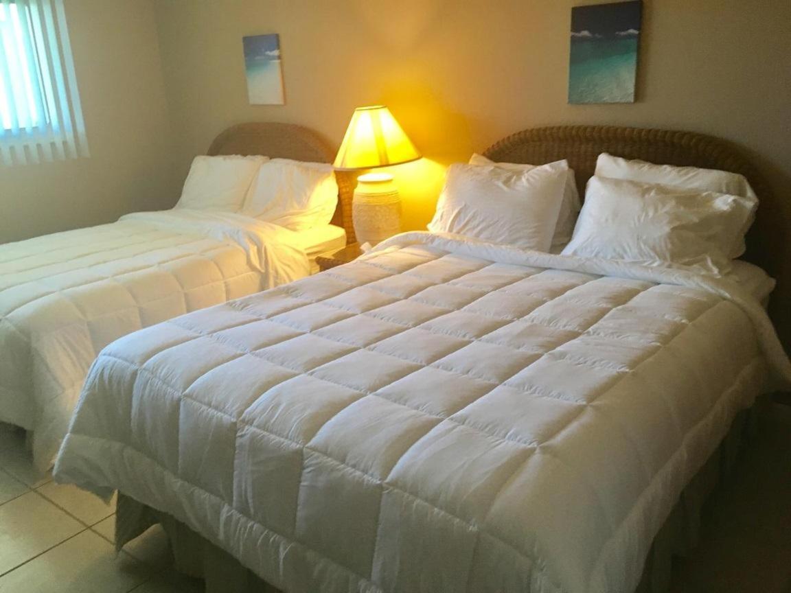 Ocean Unit 302- Direct Oceanfront Condo! Holiday home *