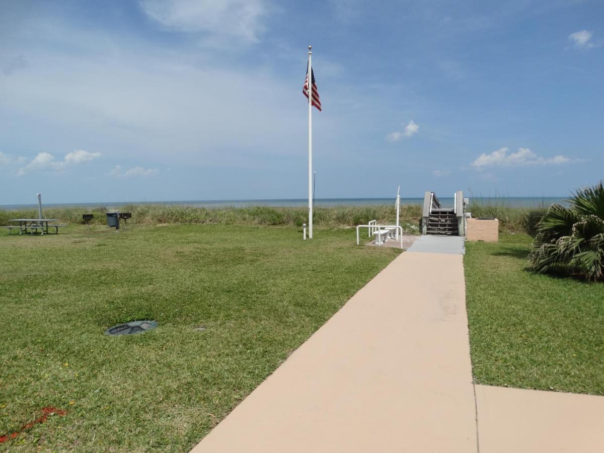 Spanish Main Unit 4- Direct Oceanfront Condo! Holiday home *