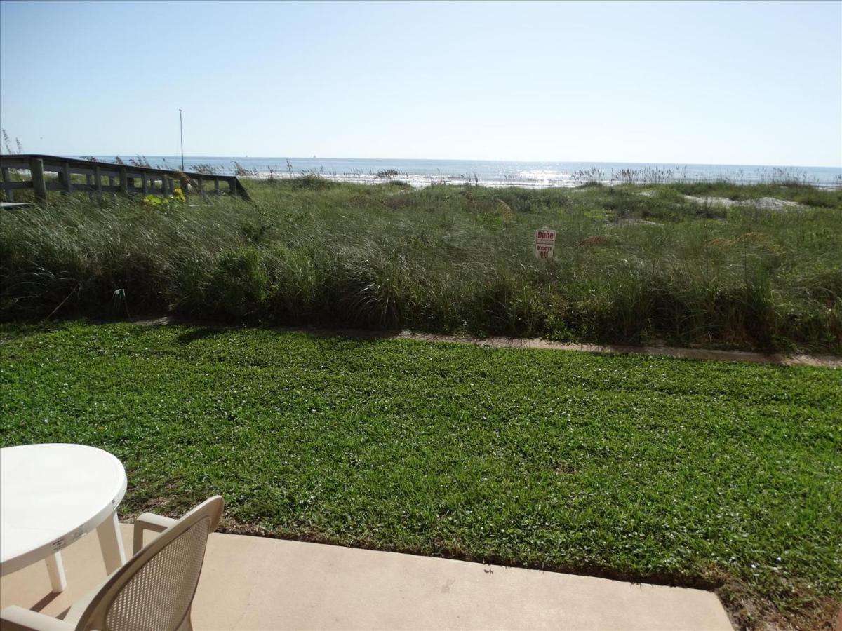 Spanish Main Unit 1- Direct Oceanfront Condo! Holiday home