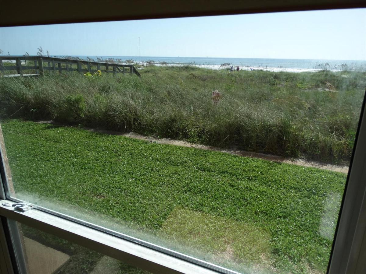 Holiday home Spanish Main Unit 1- Direct Oceanfront Condo! Cocoa Beach