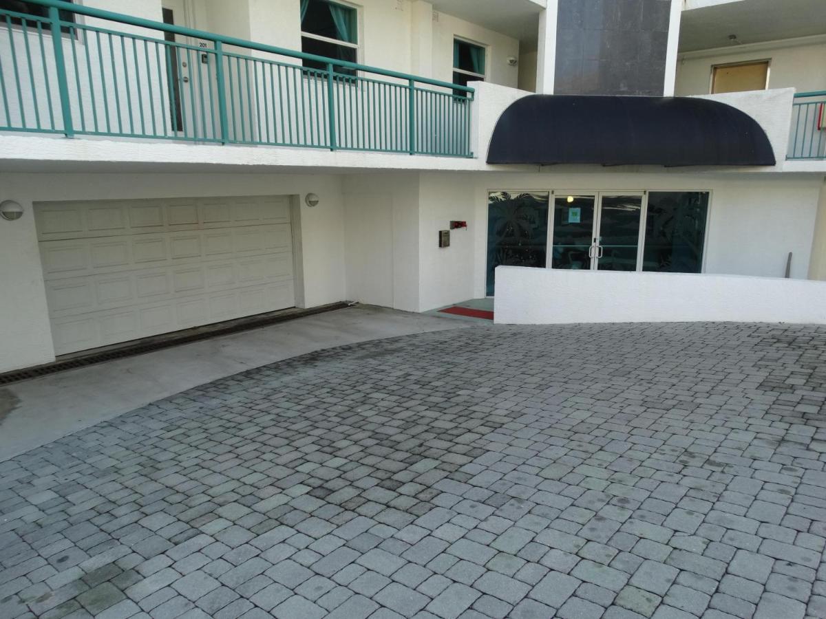 Holiday home 3800 Ocean Blvd Luxury 501- Direct Oceanfront Condo! Cocoa Beach