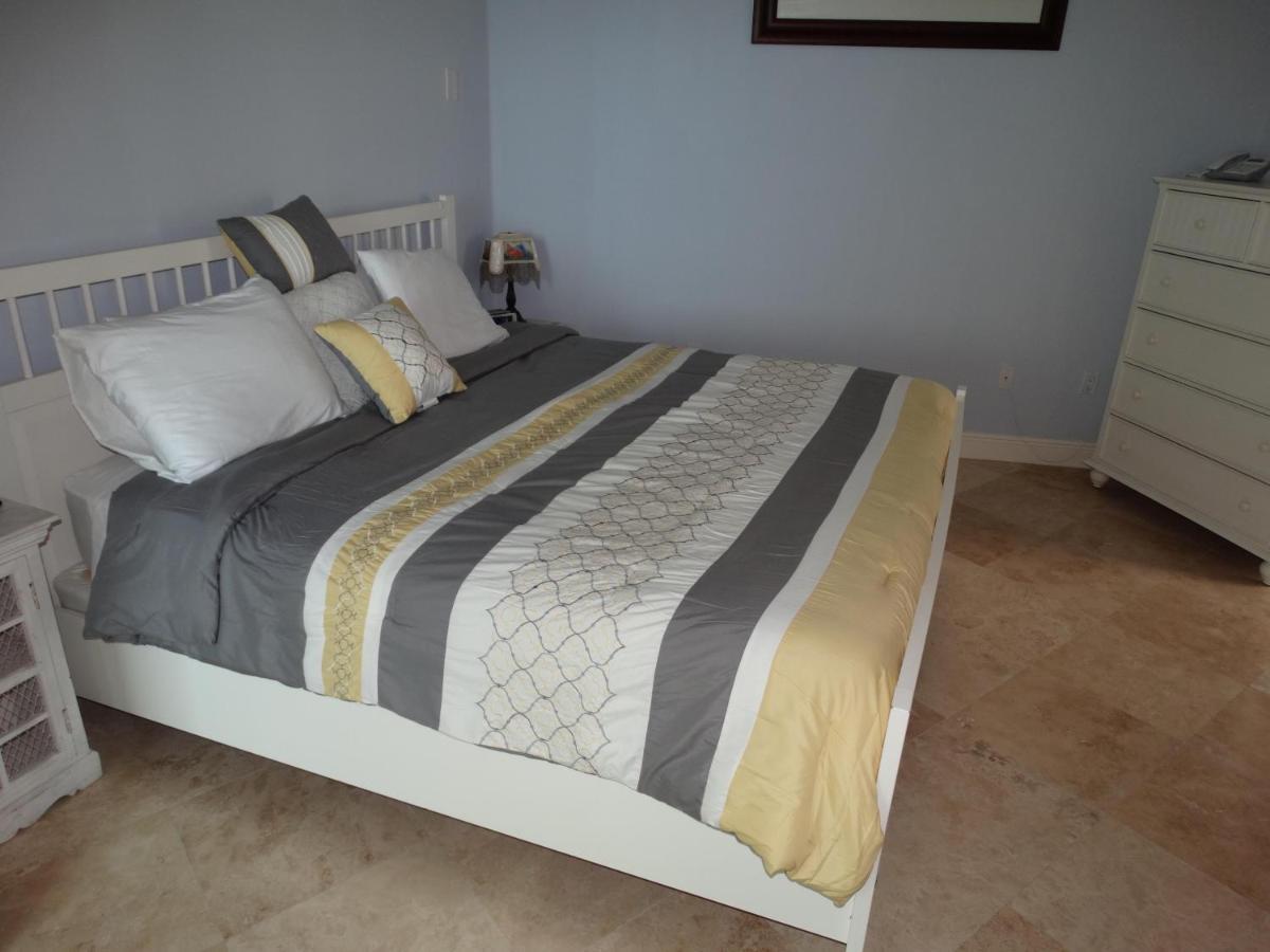 Holiday home 3800 Ocean Blvd Luxury 501- Direct Oceanfront Condo! *