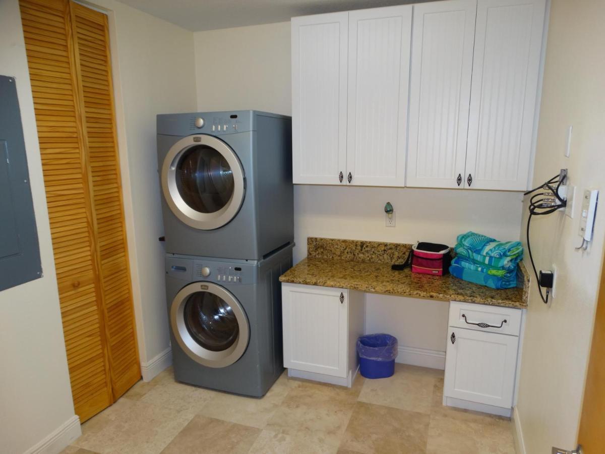 Holiday home 3800 Ocean Blvd Luxury 501- Direct Oceanfront Condo! *