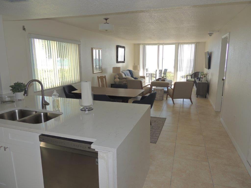 Renovated, Ocean Unit 201- Direct Oceanfront Condo! Holiday home *