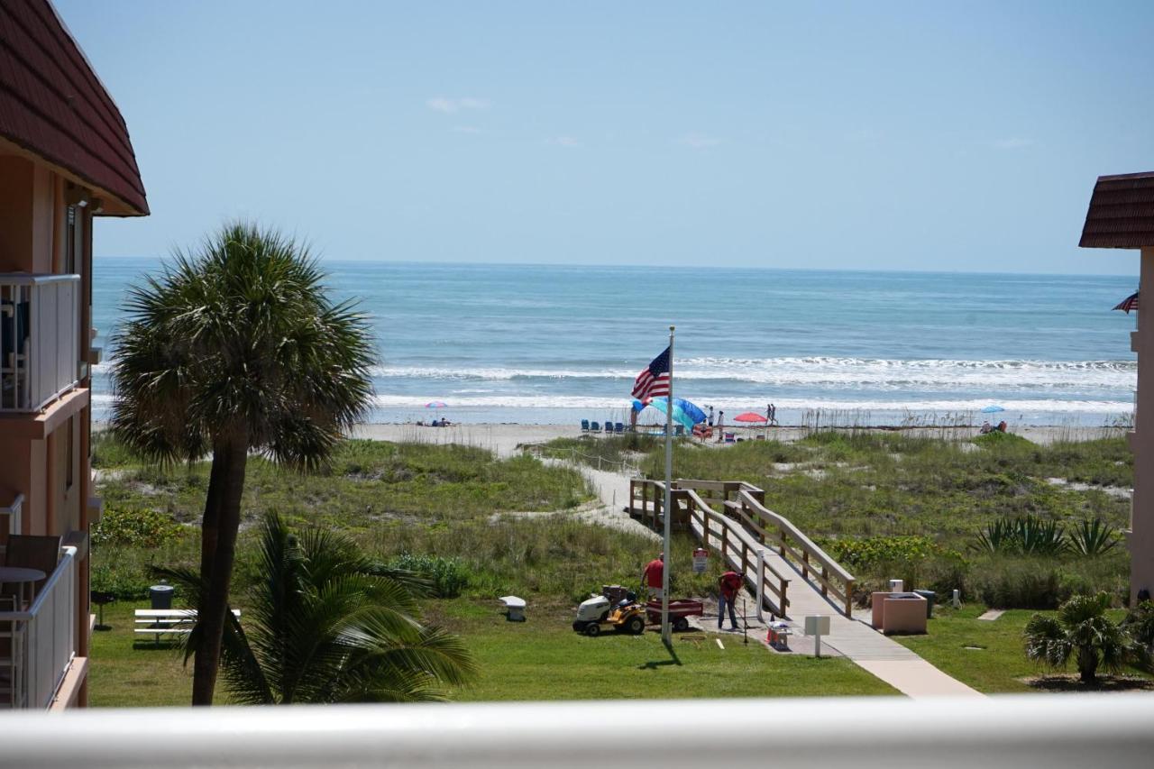 Holiday home Wow! Updated Oceanfront, Pool Front Spanish Main 45!