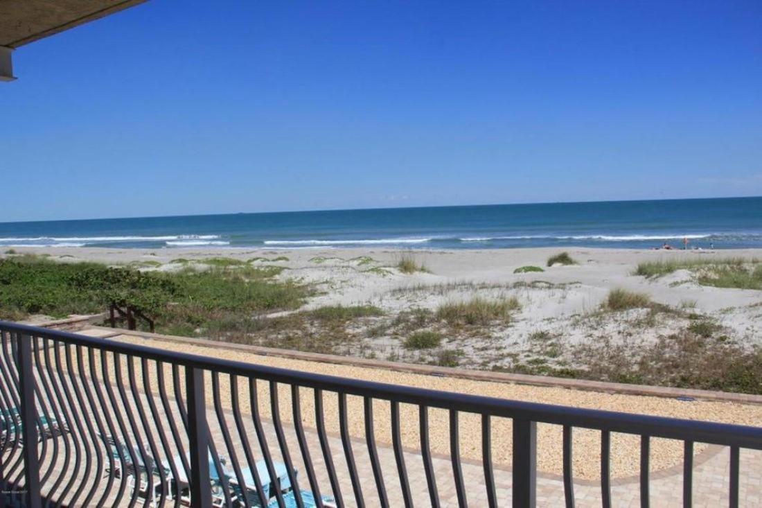 Holiday home Ocean Unit 302- Direct Oceanfront Condo!