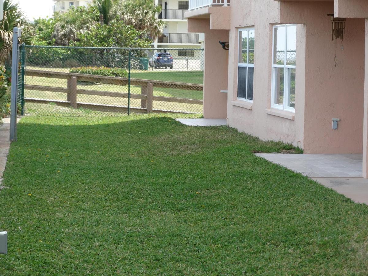 Spanish Main Unit 4- Direct Oceanfront Condo! Holiday home *