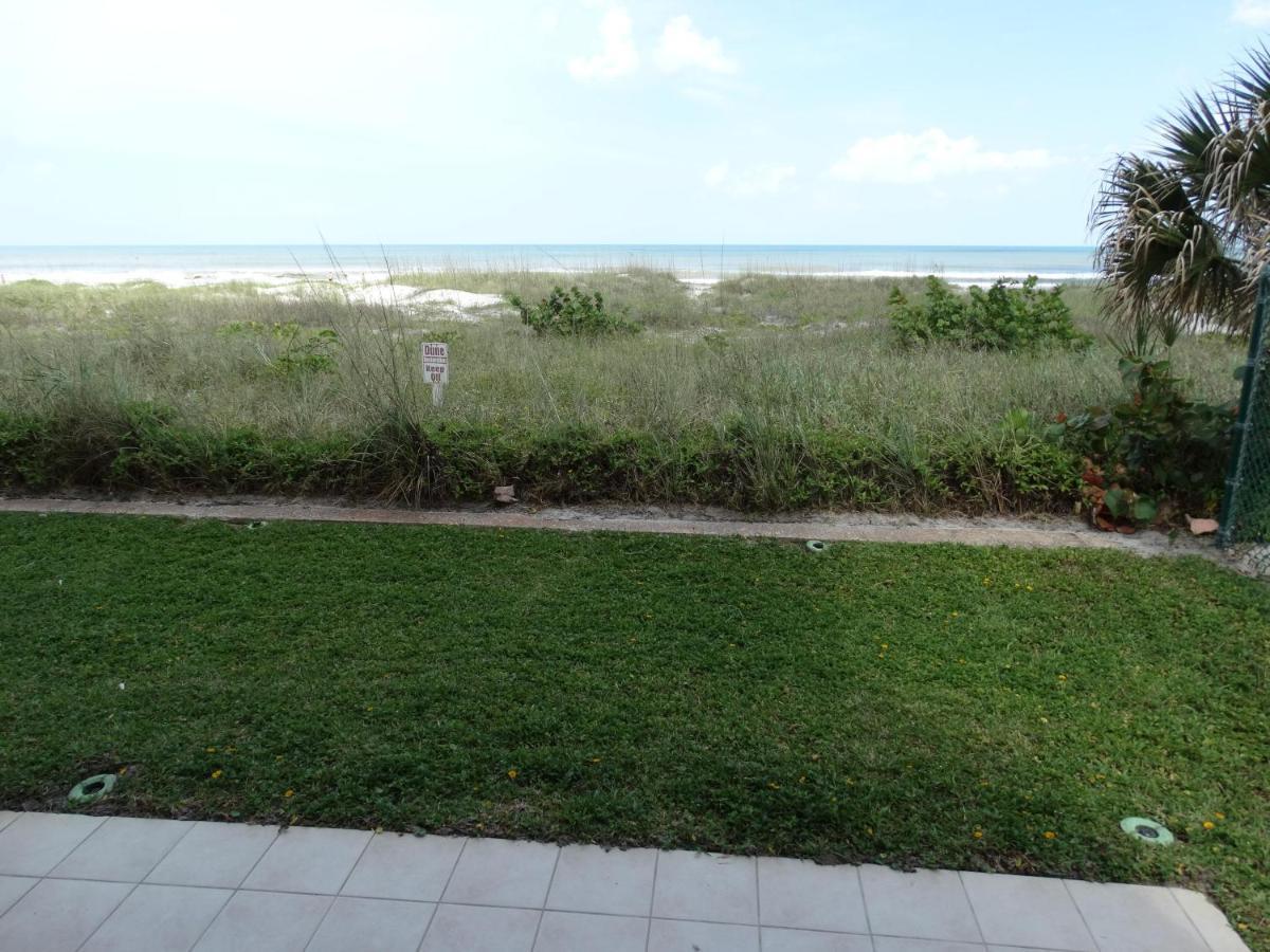 Spanish Main Unit 4- Direct Oceanfront Condo! Holiday home Cocoa Beach