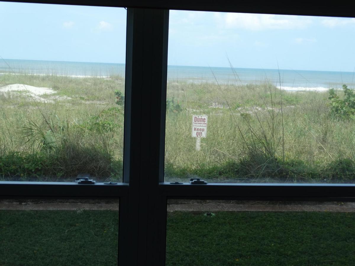 Spanish Main Unit 4- Direct Oceanfront Condo! Holiday home Cocoa Beach