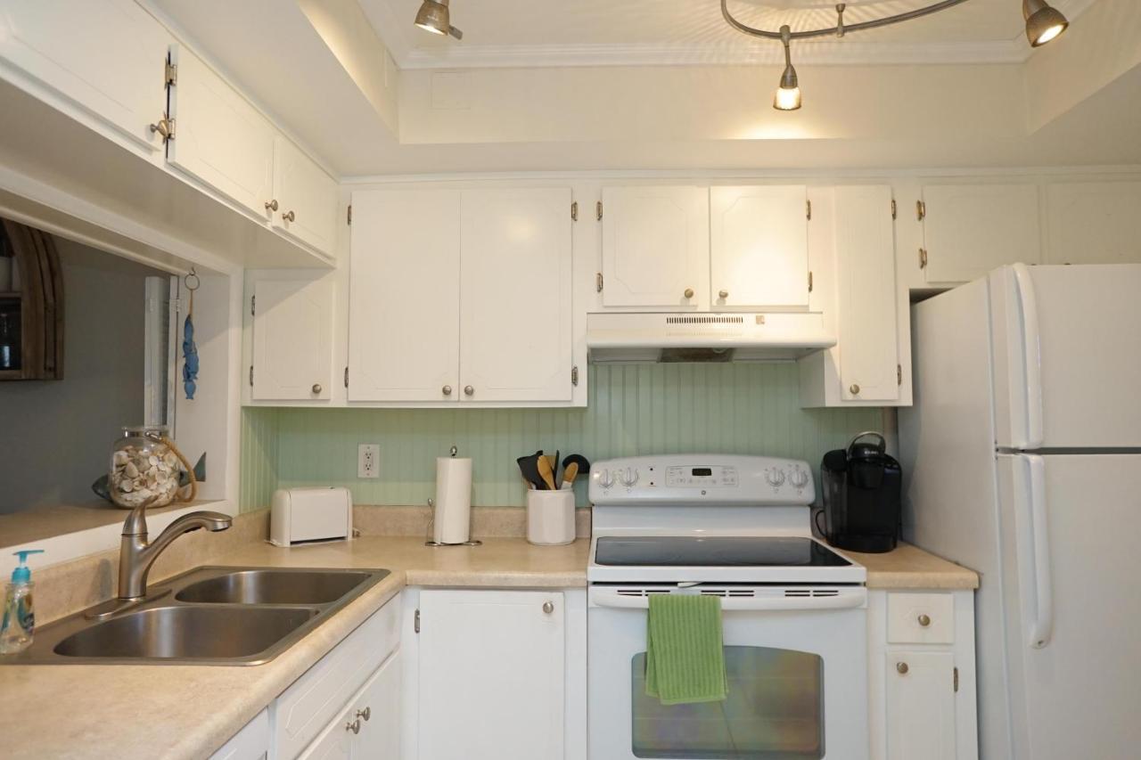 Wow! Updated Oceanfront, Pool Front Spanish Main 45! Cocoa Beach