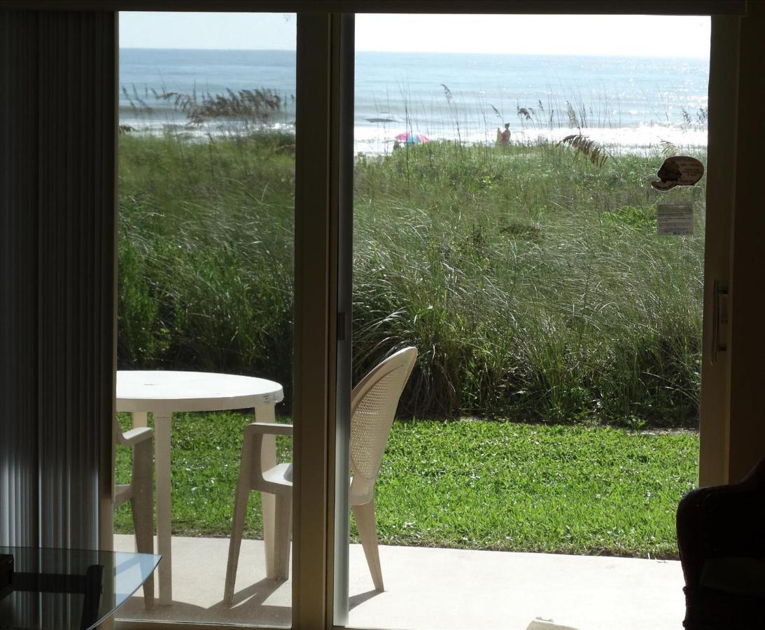 Holiday home Spanish Main Unit 1- Direct Oceanfront Condo! *