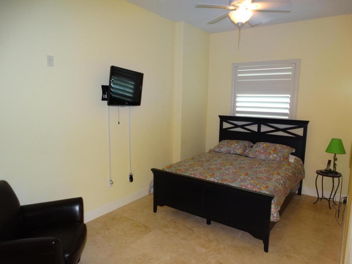 3800 Ocean Blvd Luxury 501- Direct Oceanfront Condo!
